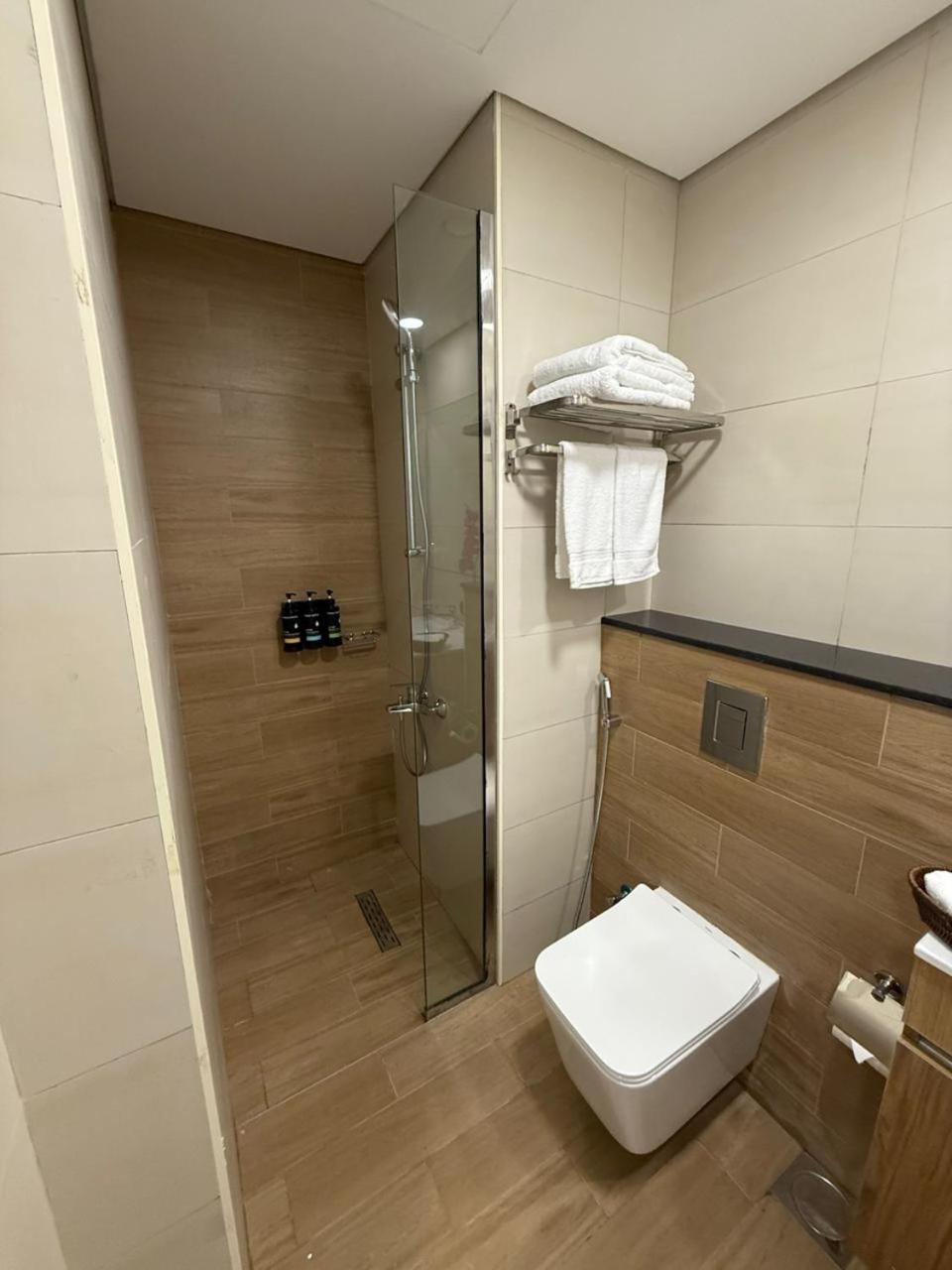 Apartment Al Maryah Near Cleveland And Galleria Mall 1 *